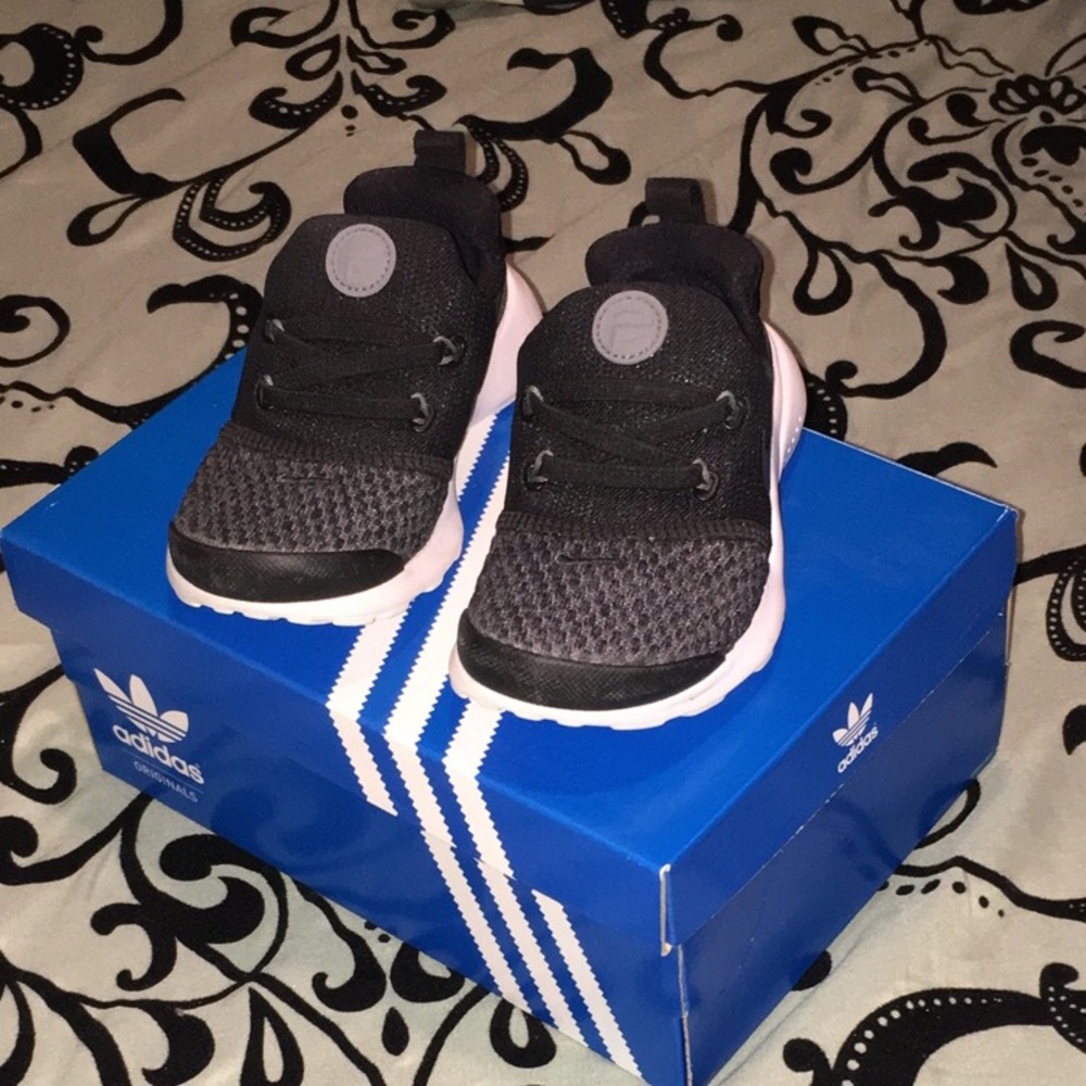 🚫SOLD🚫 NIKE Children’s Slip On Sneakers